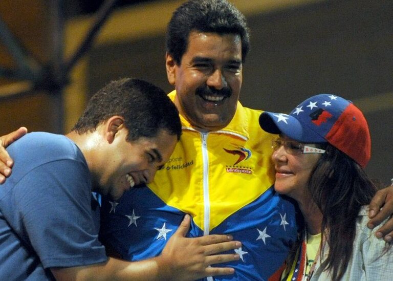 γιος-μαδούρο-η-πατρίδα-είναι-σε-καλά-χ-1530756