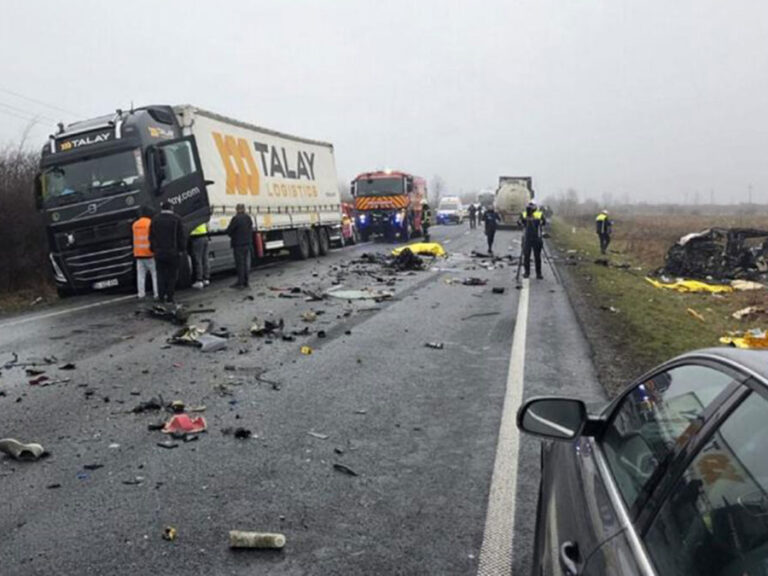 σοκ-νεκροί-επτά-φίλαθλοι-του-παοκ-σε-τρ-1539016