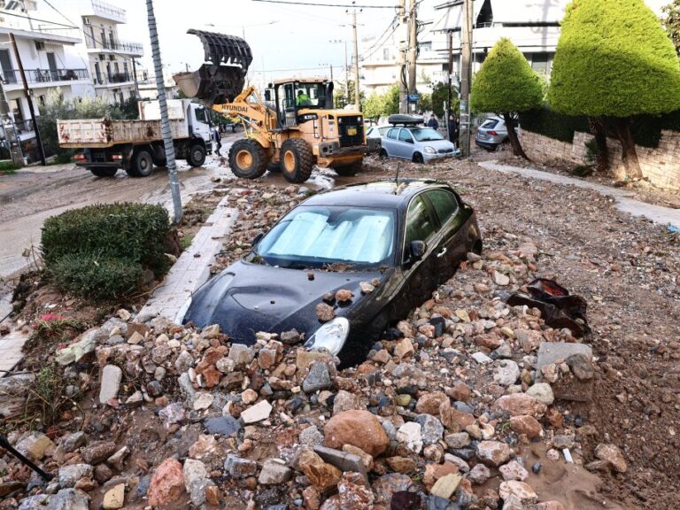 καταγγελία-οι-καταστροφές-στην-γλυφά-1537232