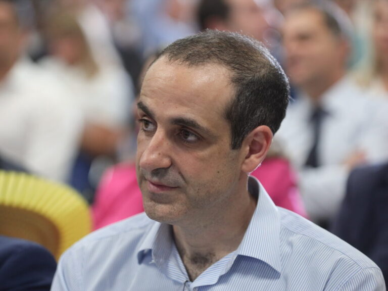 συνάντηση-greg-με-μέλη-της-οννεδ-και-της-δα-1532079