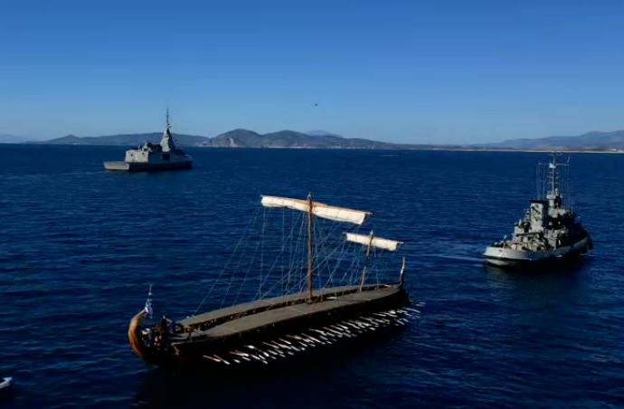 ανταρσυα-κακόγουστο-μιλιταριστικό-1535318