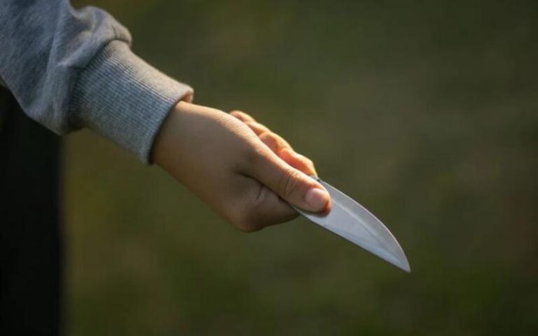 σύλληψη-14χρονου-για-bullying-έπαιρνε-λεφτά-μ-1532266