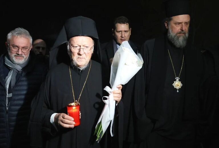 βαρθολομαίος-τίμησε-τους-νεκρούς-στη-1539798