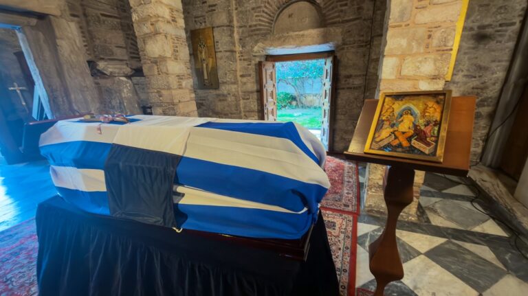ελένη-γλύκατζη-αρβελέρ-στη-μητρόπολ-1548936