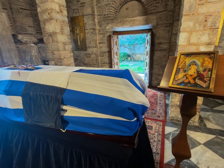ελένη-γλύκατζη-αρβελέρ-στη-μητρόπολ-1548936