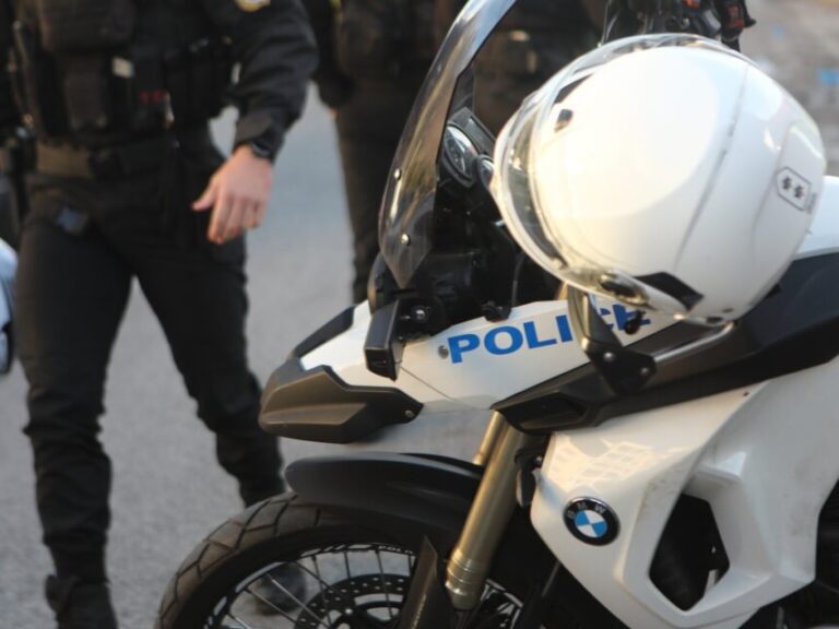 πυροβολισμοί-εναντίον-αυτοκινήτου-σ-1541082