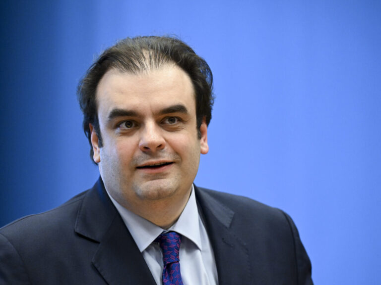 πιερρακάκης-ο-διεθνής-ρόλος-του-ευρώ-ε-1547733