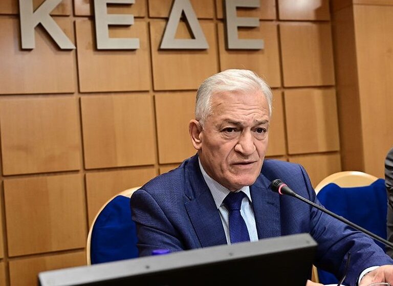 εργαζόμενοι-οτα-κατά-κεδε-κοροϊδεύε-1547078