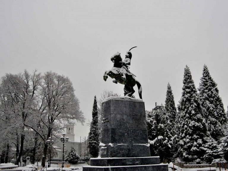 τρίπολη-ανδριάντας-κολοκοτρώνη-κόν-1546746