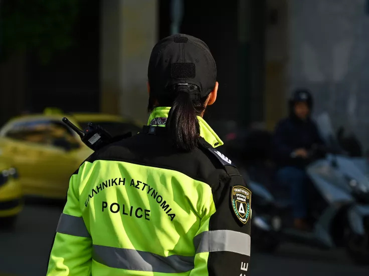 καθίζηση-σε-γνωστό-δρόμο-στον-πειραιά-1543528
