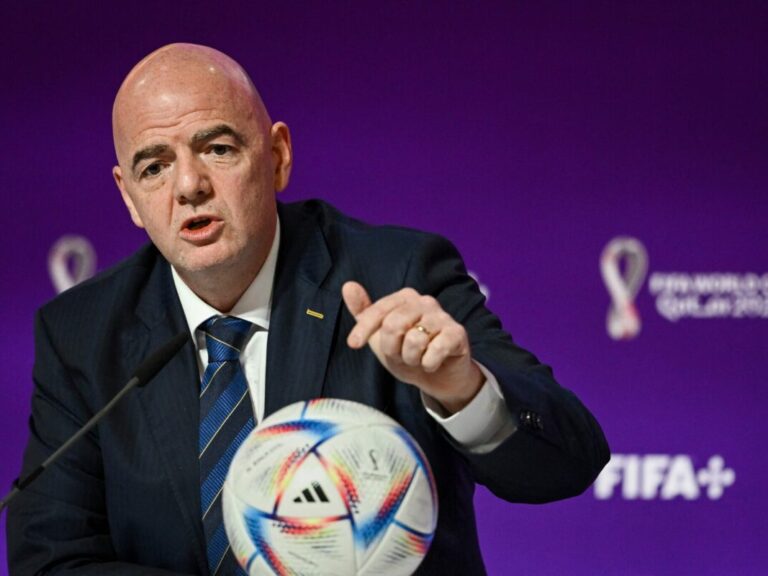 fifa-ο-ινφαντίνο-βλέπει-επιστροφή-ρωσίας82-1541618