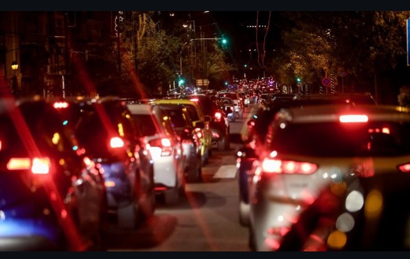 τροχαίο-στη-λ-μαραθώνος-μποτιλιάρισ-1543615