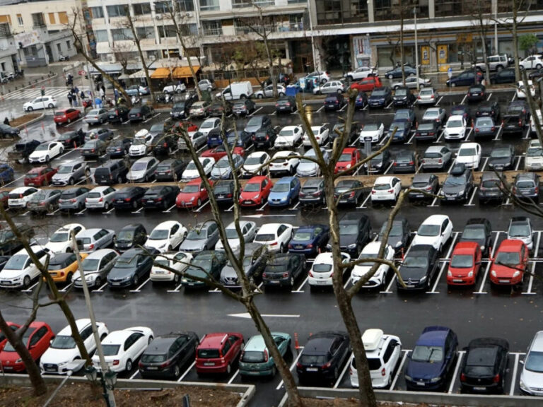 θεσσαλονίκη-κλείνει-το-πάρκινγκ-στην-1549172