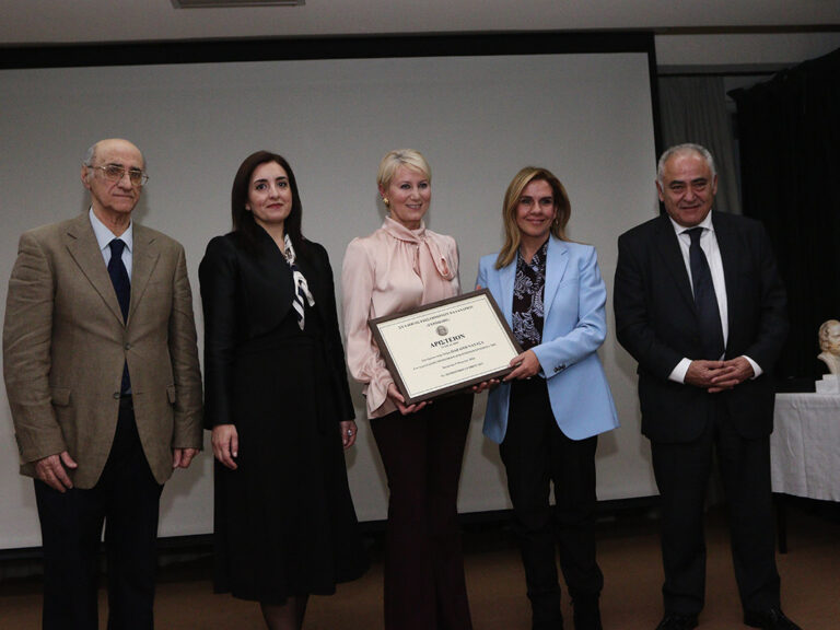 ο-χατζηθεοδοσίου-επιστρατεύει-τη-1556207