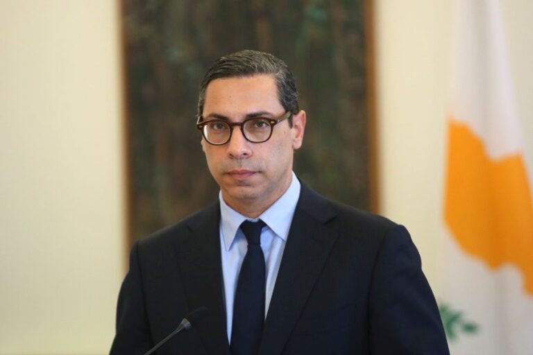 κύπριος-υπεξ-δεν-υπάρχουν-ακόμη-ενδε-1554727