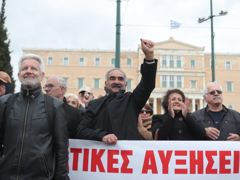 σύνταγμα-κινητοποίηση-συνταξιούχου-1560999