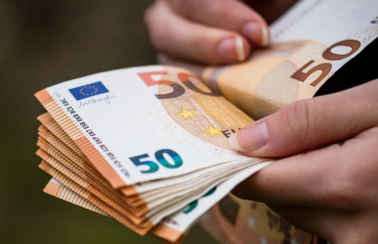 νέα-συλλογική-σύμβαση-για-400-000-εργαζόμεν-1559525