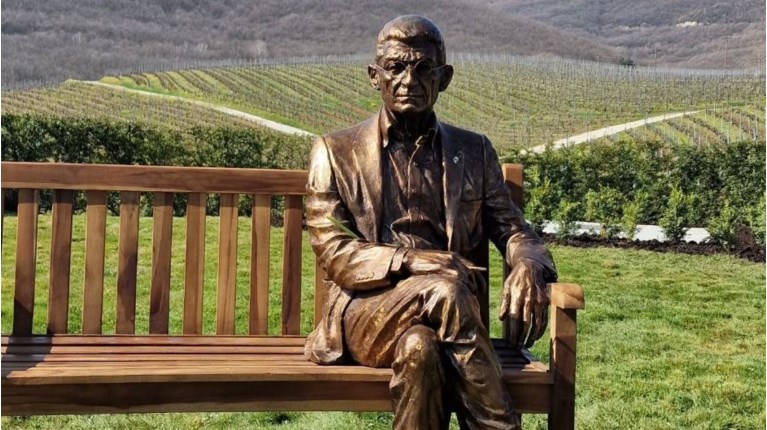 ο-κυρ-γιάννης-μπουτάρης-επέστρεψε-σ-1556041