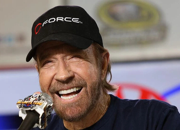 πέθανε-ο-τσακ-νόρις-1561054