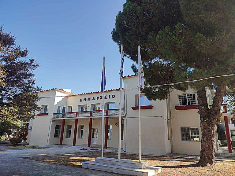 πόθεν-έσχες-ο-δήμαρχος-με-τα-δεκάδες-ακ-1560483