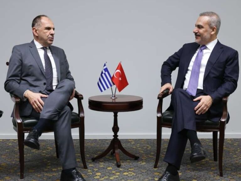 τηλεφωνικό-τετ-α-τετ-γεραπετρίτη-φι-1553401