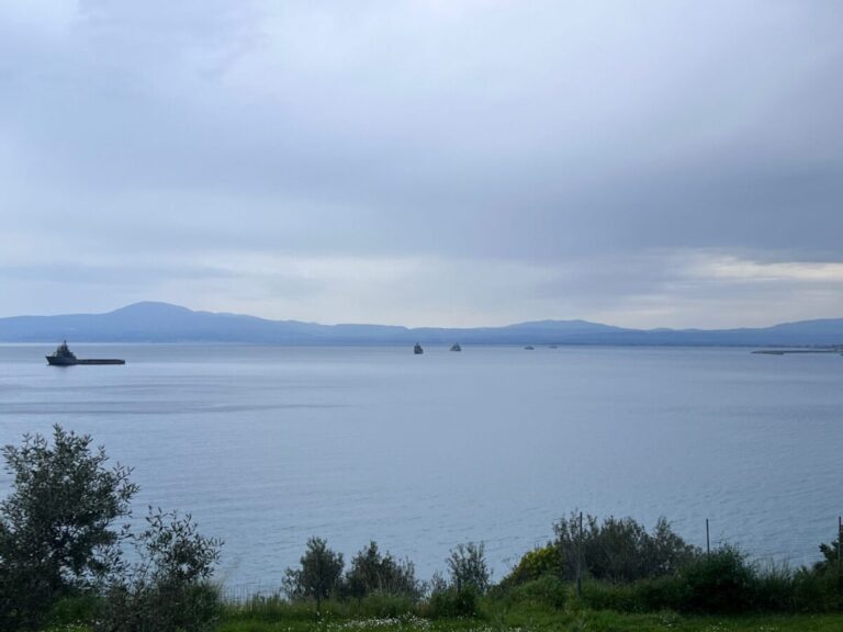 καλαμάτα-πέντε-πολεμικά-πλοία-βρίσκο-1559413