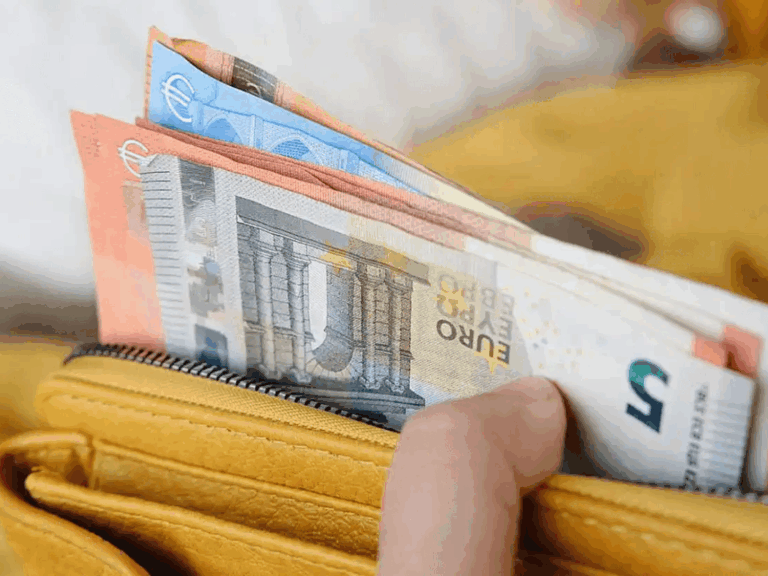 αυξήσεις-μισθών-από-1η-απριλίου-ποιοι-π-1557574