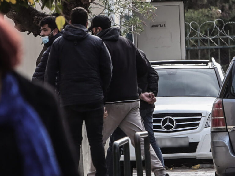 σοκάρει-η-μητέρα-της-12χρονης-στον-κολων-1560466