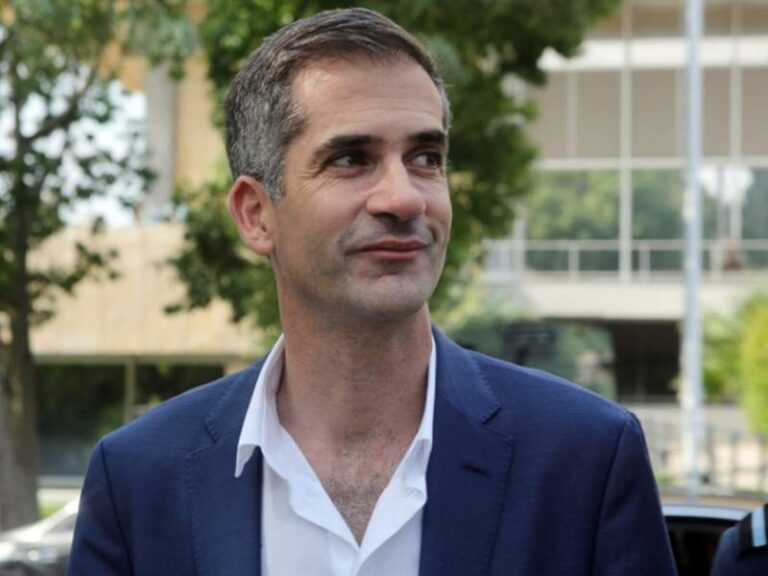 πήραν-στο-ψιλό-τον-μπακογιάννη-1553846