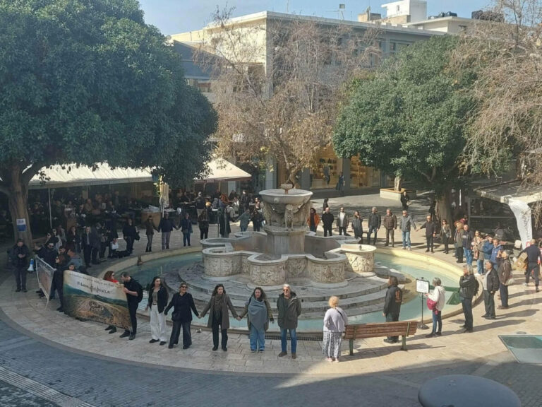 αρχική-1553961