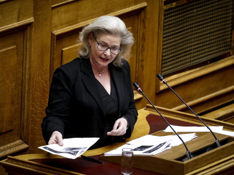 δίκη-χρυσής-αυγής-στη-φυλακή-και-η-ελέν-1556917