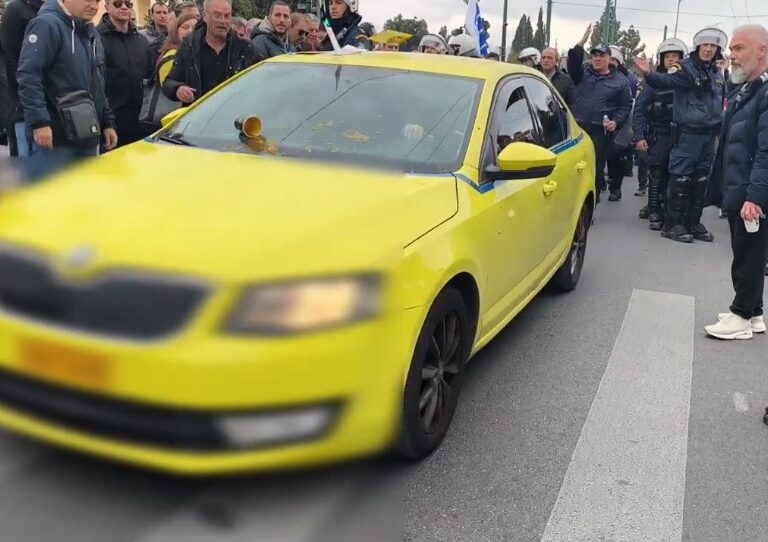 απεργία-ταξί-απεργοί-κατά-απεργοσπασ-1561996
