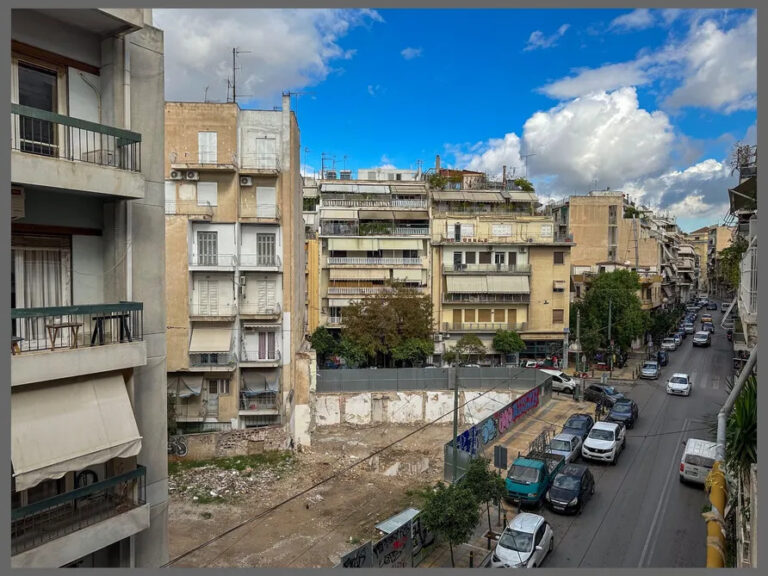 εντοπίστηκε-4χρονη-μόνη-της-σε-ι-χ-συνε-1575778