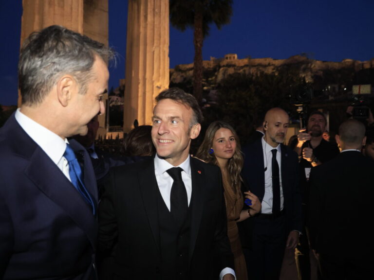 μακρόν-αν-η-κυριαρχία-σας-απειλείται-κ-1576486