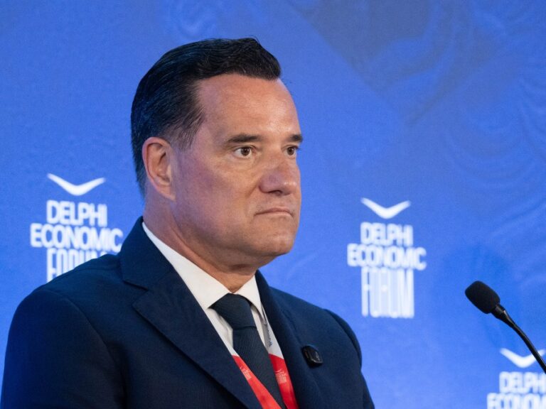 ο-άδωνις-εμφανίστηκε-τρισδιάστατος-σ-1575990