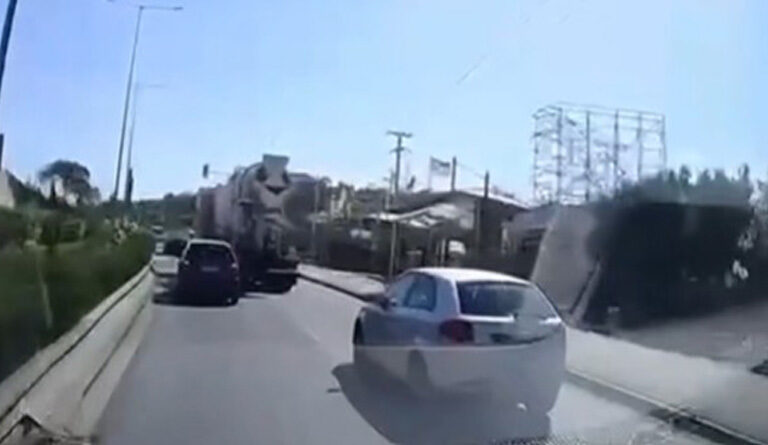 οδηγός-φορτηγού-μπαίνει-σφήνα-για-π-1574107