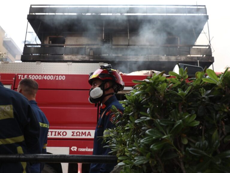 κινδύνευσε-πολυκατοικία-από-τη-φωτιά-1579051