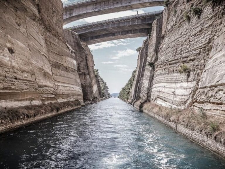 μυστήριο-με-τη-νεκρή-17χρονη-στον-ισθμό-1573029