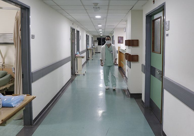 νίκαια-ψυχιατρικός-ασθενής-έβγαλε-όπ-1574930