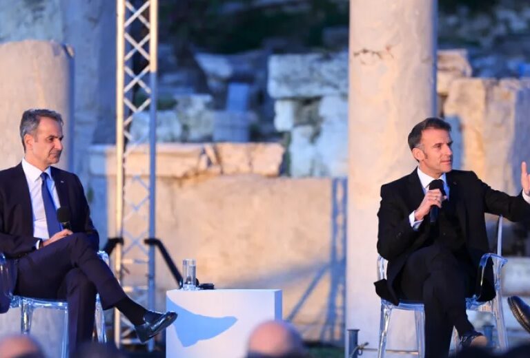 μακρόν-από-αθήνα-οι-ευρωπαίοι-πρέπει-ν-1576474