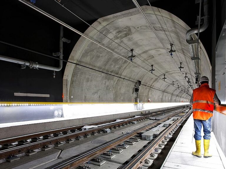 γραμμή-4-μετρό-εκτροχιάστηκε-το-χρο-1569761