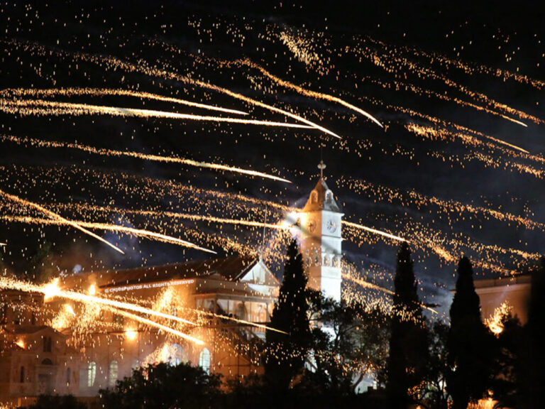 χίος-στον-αέρα-ο-ρουκετοπόλεμος-αντ-1570056