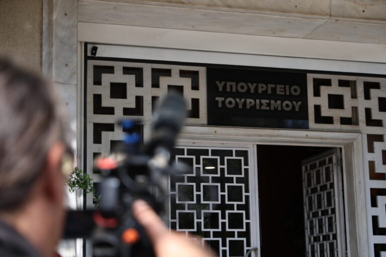 από-σήμερα-οι-αιτήσεις-εισαγωγής-976-ατό-1573717