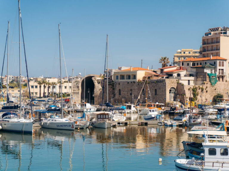 ορδές-υπαλλήλων-του-οηε-σε-δύο-ελλην-1578287