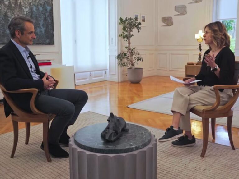 αρχική-1570066