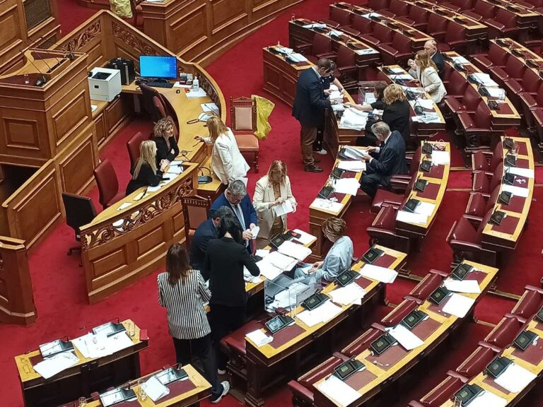 βουλή-υποκλοπές-αποχώρησαν-πασοκ-συρ-1588803