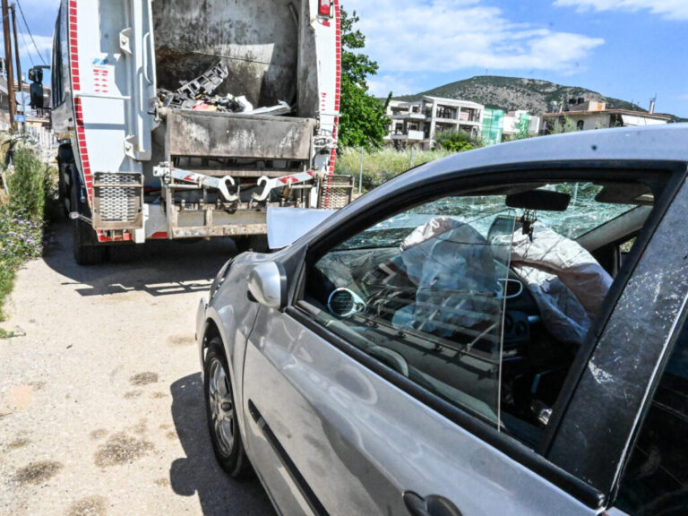 σύγκρουση-αυτοκινήτου-με-απορριμματ-1581055