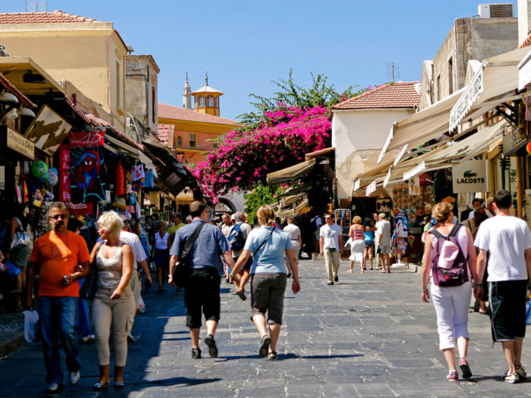 τουρισμός-12-ερωταπαντήσεις-για-το-νέο-1583902