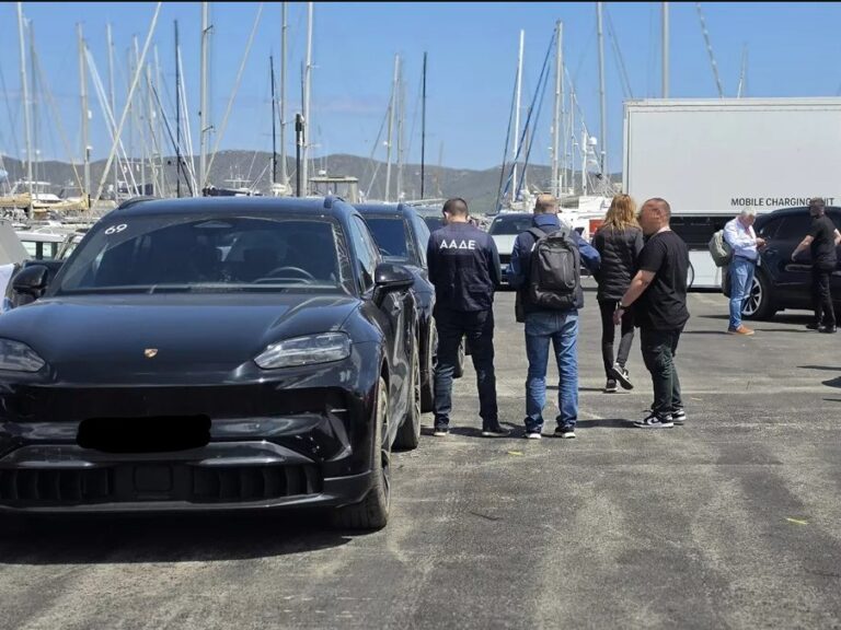 ααδε-πέσιμο-σε-εκδήλωση-της-porsche-1581688