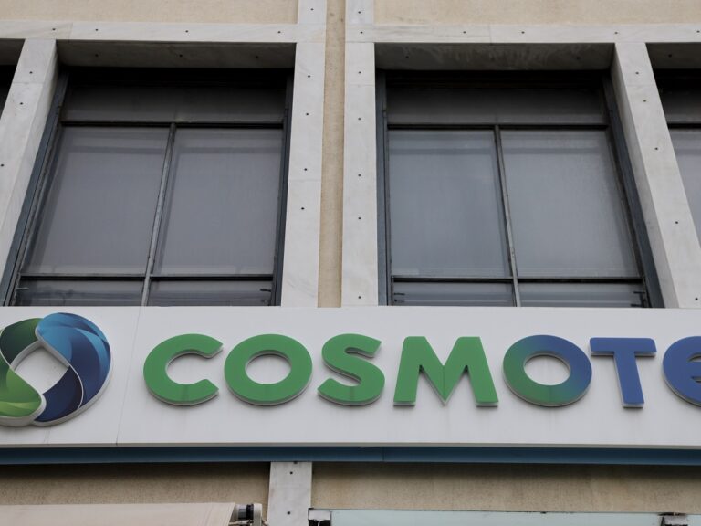 αλλάζει-όνομα-η-cosmote-1596920